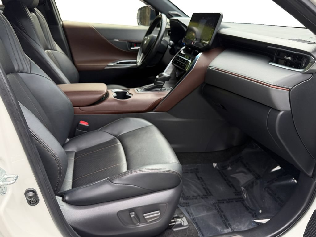 Used 2021 Toyota Venza Limited w/ Advanced Technology Package AWD/4WD image 8