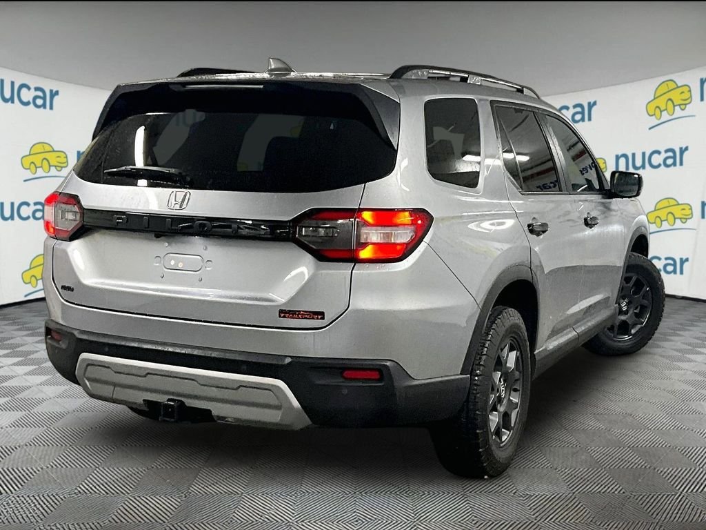 Used 2025 Honda Pilot TrailSport image 6
