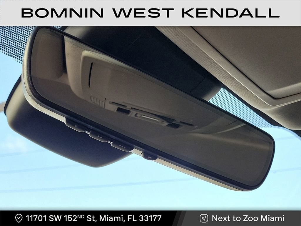 Used 2023 Toyota Highlander Limited image 24