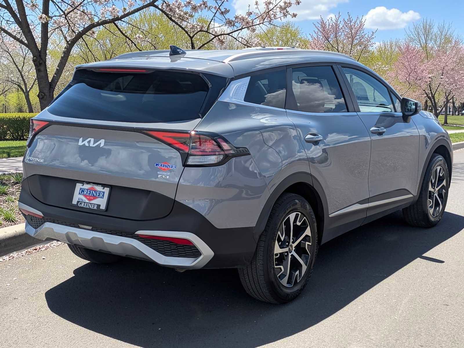 Used 2025 Kia Sportage EX image 6