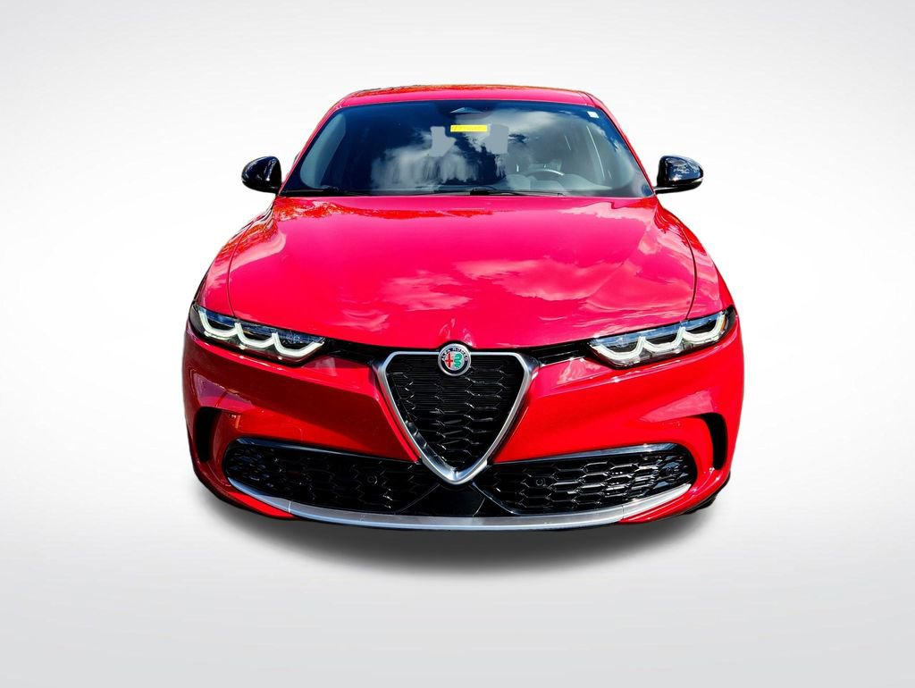 Used 2024 Alfa Romeo Tonale Ti w/ Premium Interior Package image 2