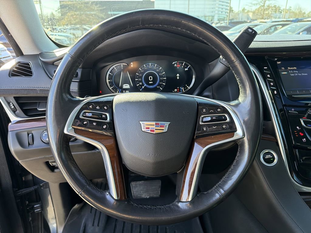 Used 2020 Cadillac Escalade Premium Luxury image 28