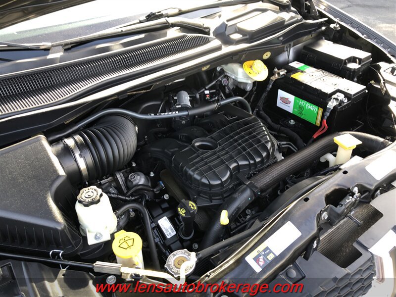 Used 2018 Dodge Grand Caravan SXT FWD image 23