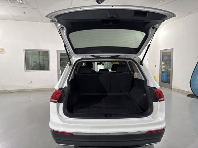 Used 2021 Volkswagen Tiguan SE w/ Panoramic Sunroof Package AWD/4WD image 12