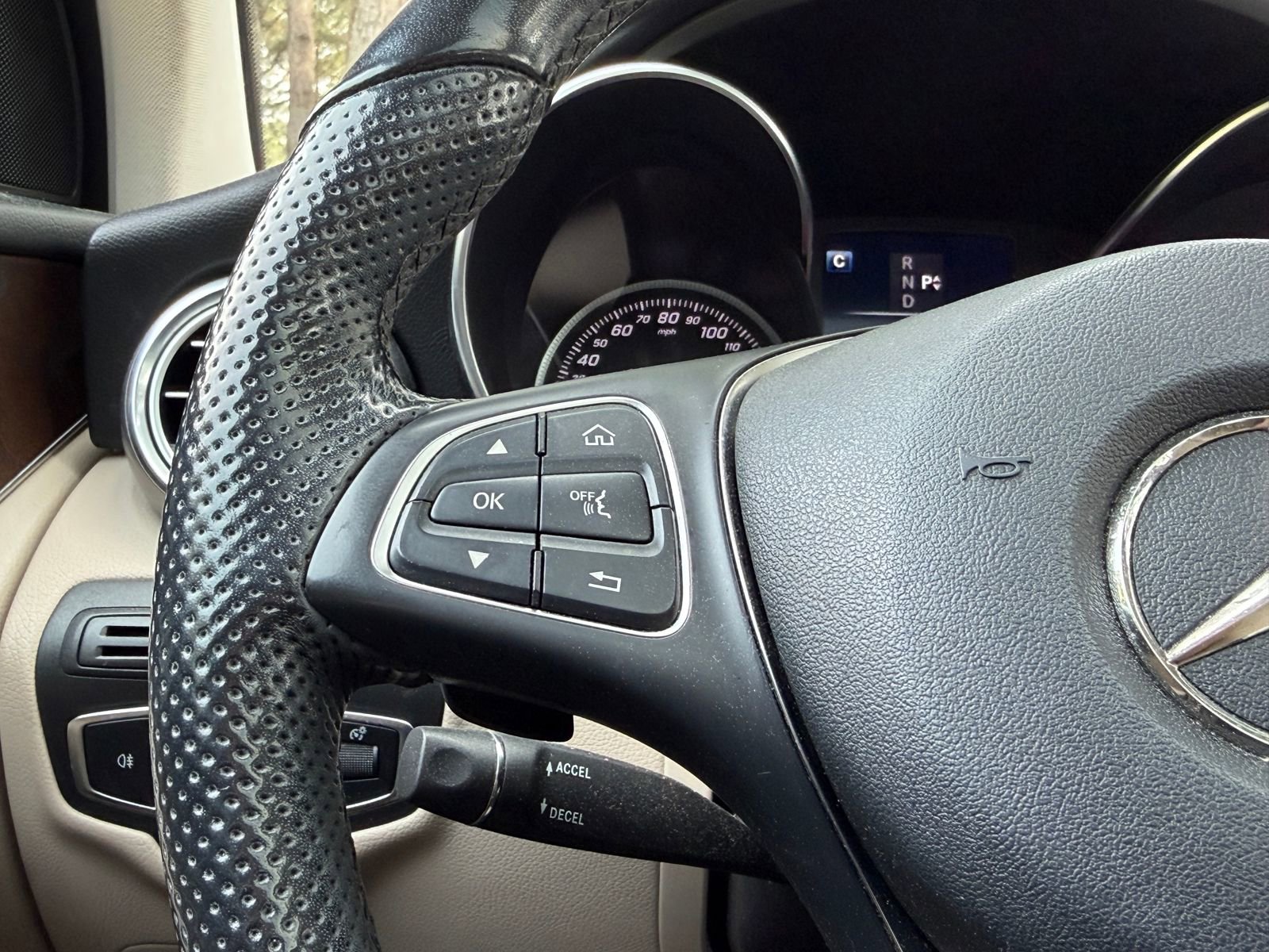 Used 2019 Mercedes-Benz GLC 300 4MATIC image 24