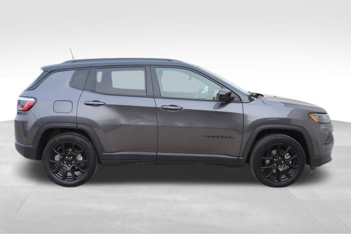 Used 2022 Jeep Compass Altitude image 5