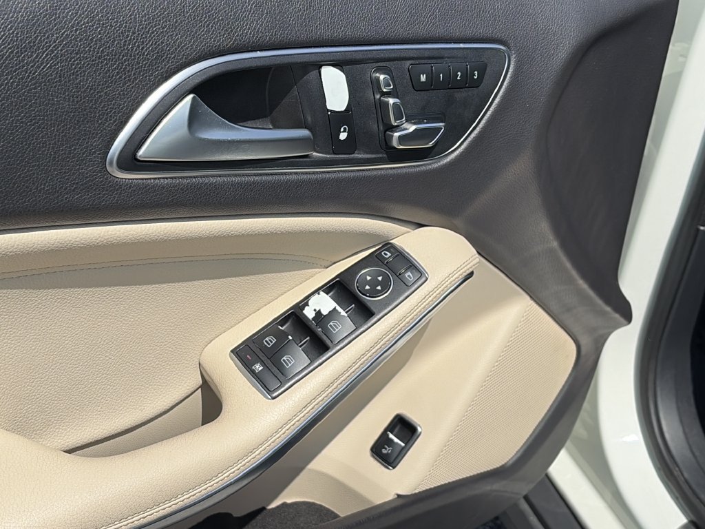 Used 2018 Mercedes-Benz GLA 250 image 14