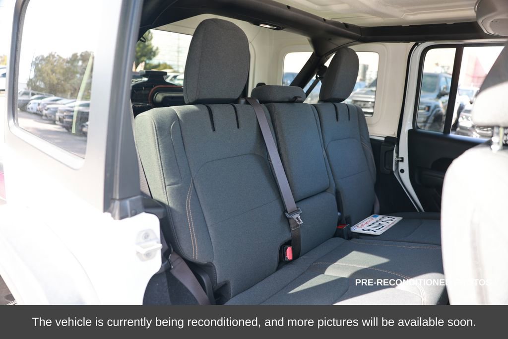 Used 2024 Jeep Wrangler Unlimited image 13