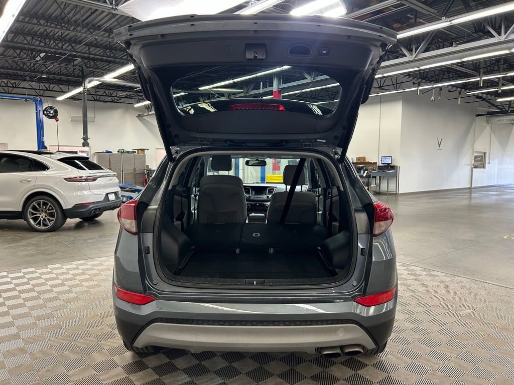 Used 2017 Hyundai Tucson Sport FWD image 11