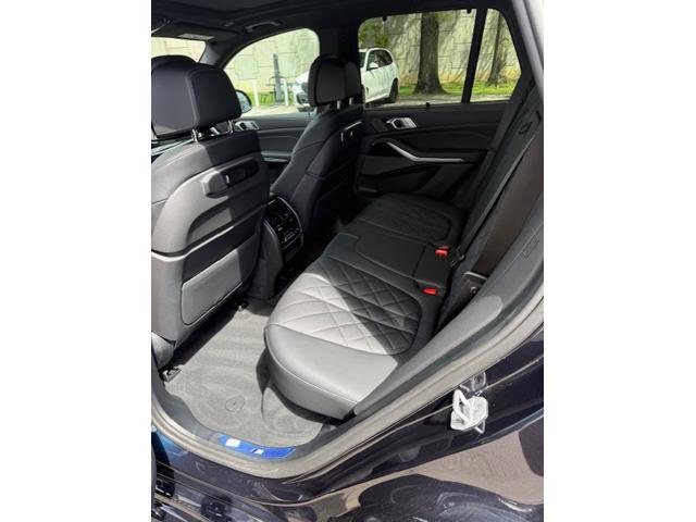 Used 2026 BMW X5 xDrive40i w/ M Sport Package AWD/4WD image 7