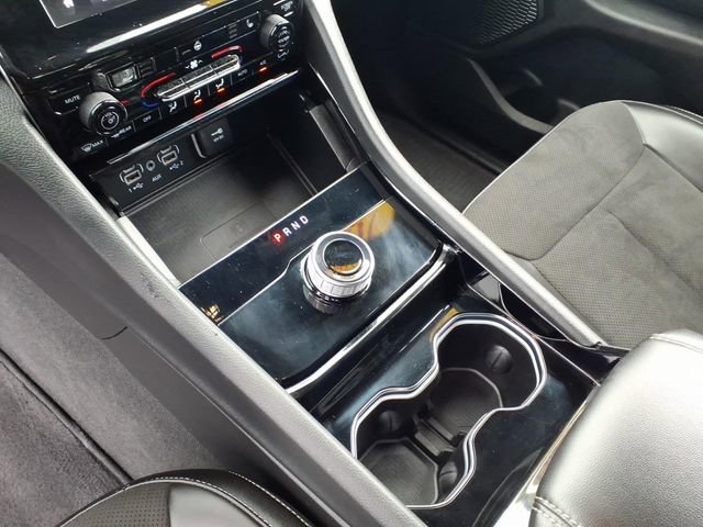 Used 2023 Jeep Grand Cherokee Altitude AWD/4WD image 23
