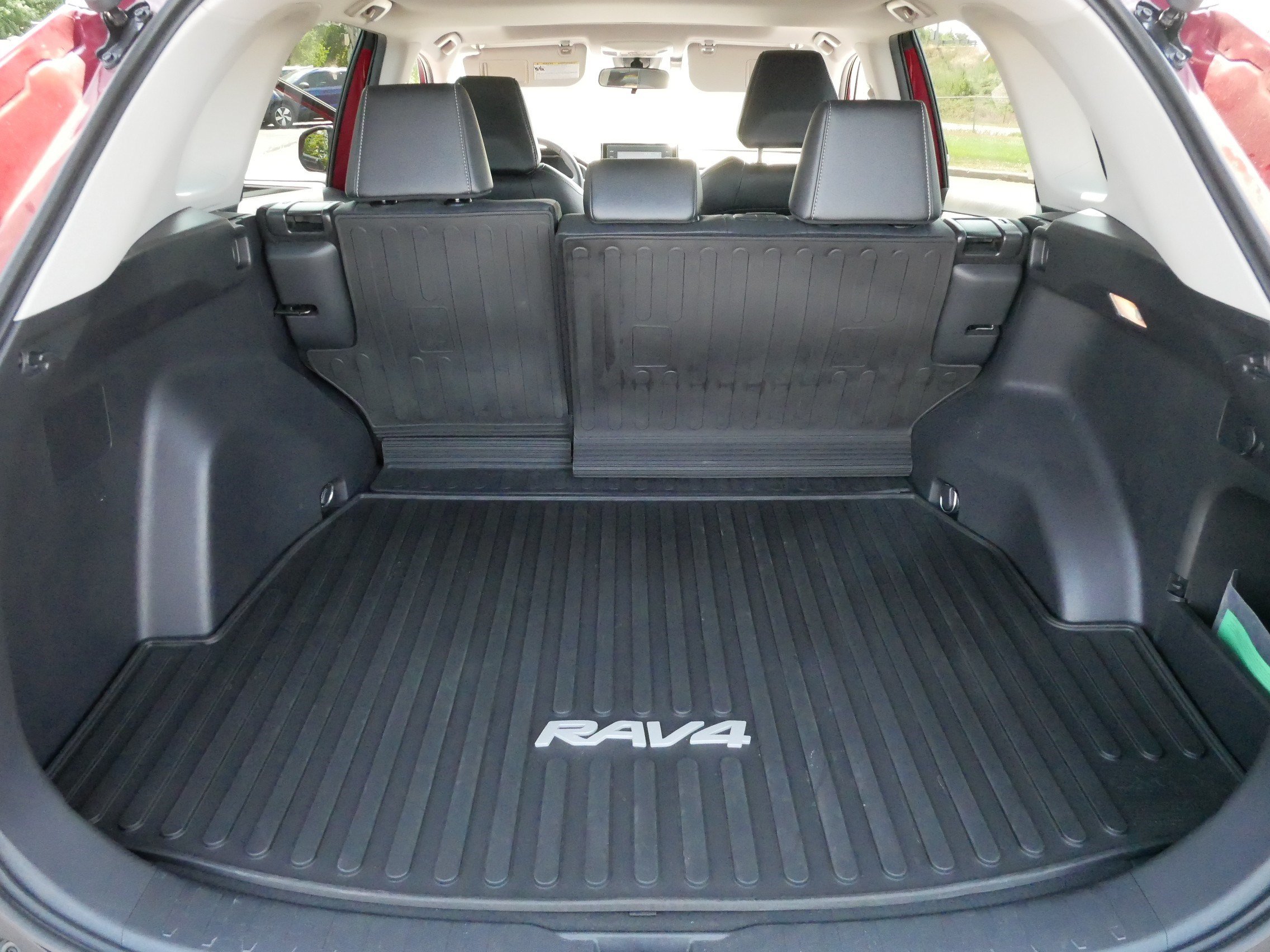 Certified 2021 Toyota RAV4 XLE Premium AWD/4WD image 18