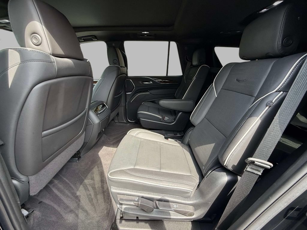 Used 2023 Cadillac Escalade Premium Luxury w/ Performance Package AWD/4WD image 19