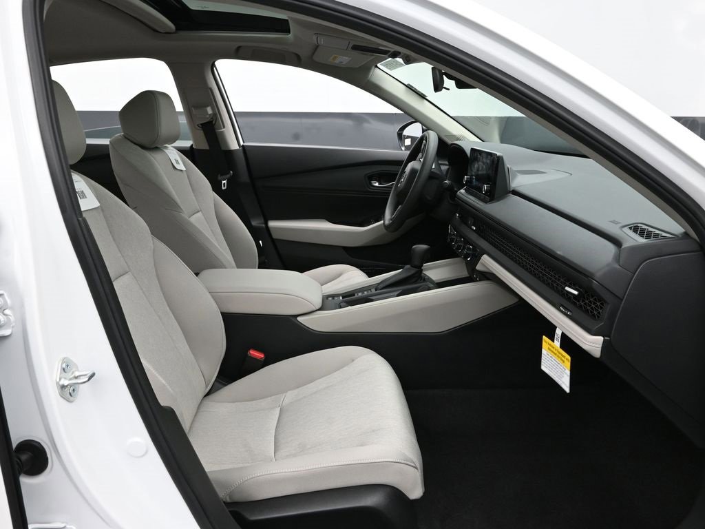 New 2025 Honda Accord SE image 39