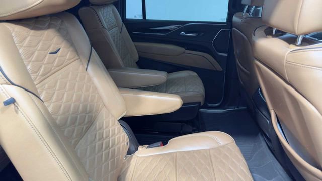Used 2022 Cadillac Escalade ESV Premium Luxury image 19