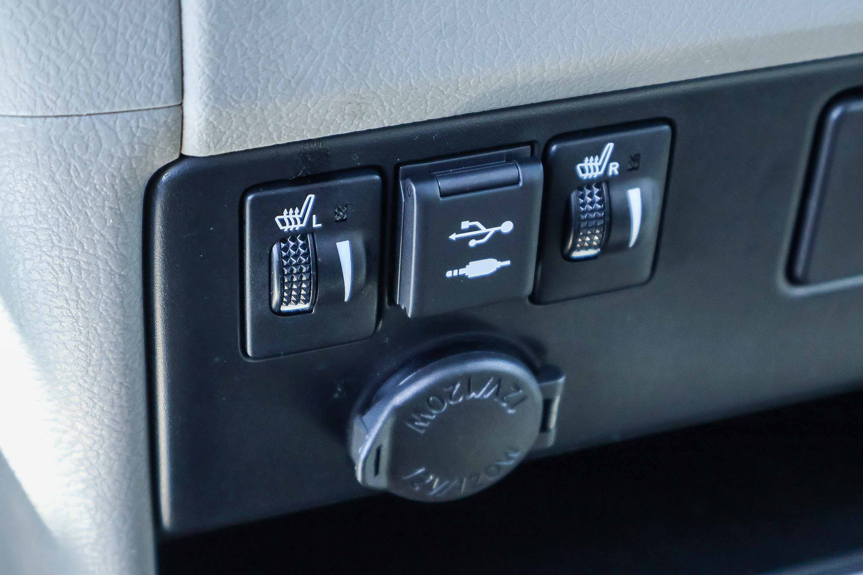 Used 2020 Toyota Sienna XLE w/ XLE Navigation Package AWD/4WD image 7