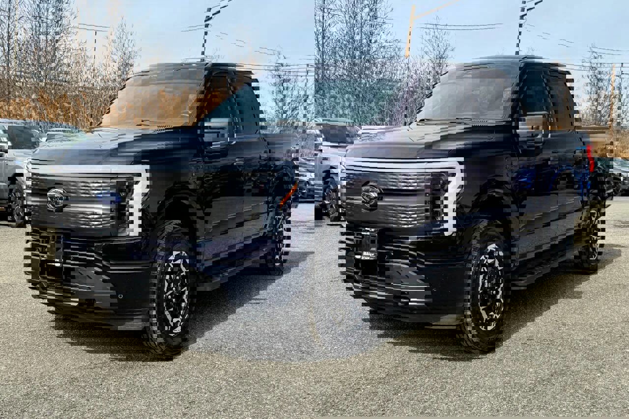 Certified 2022 Ford F150 Lightning XLT w/ Tow Technology Package image 7