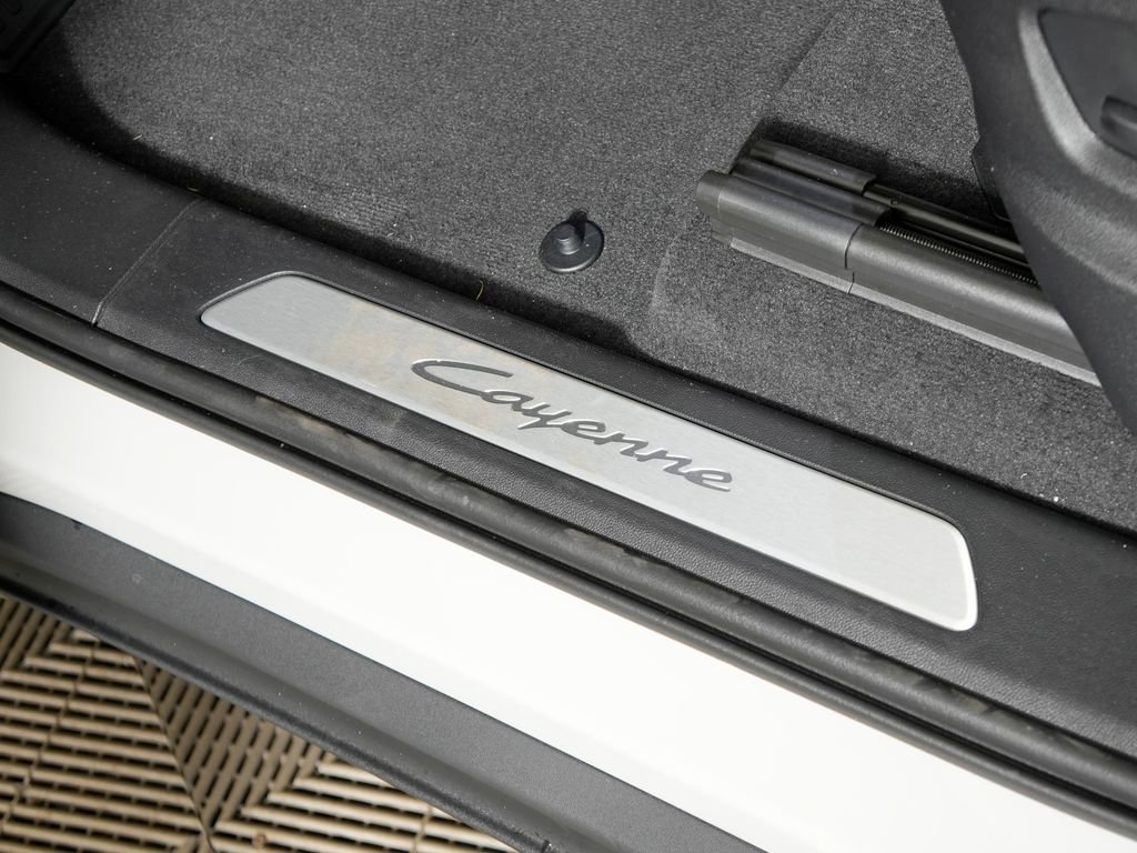 Used 2026 Porsche Cayenne AWD/4WD image 18