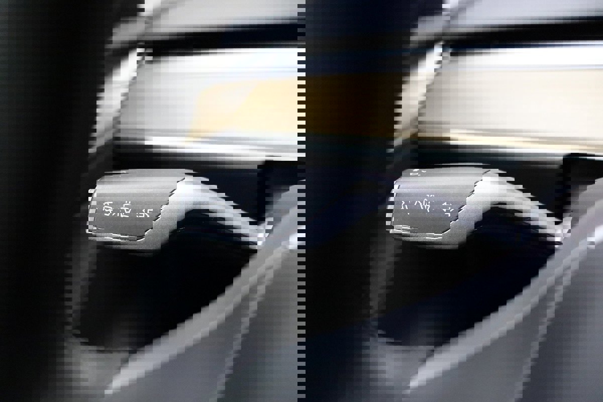 Used 2022 Tesla Model 3 Standard Range image 50