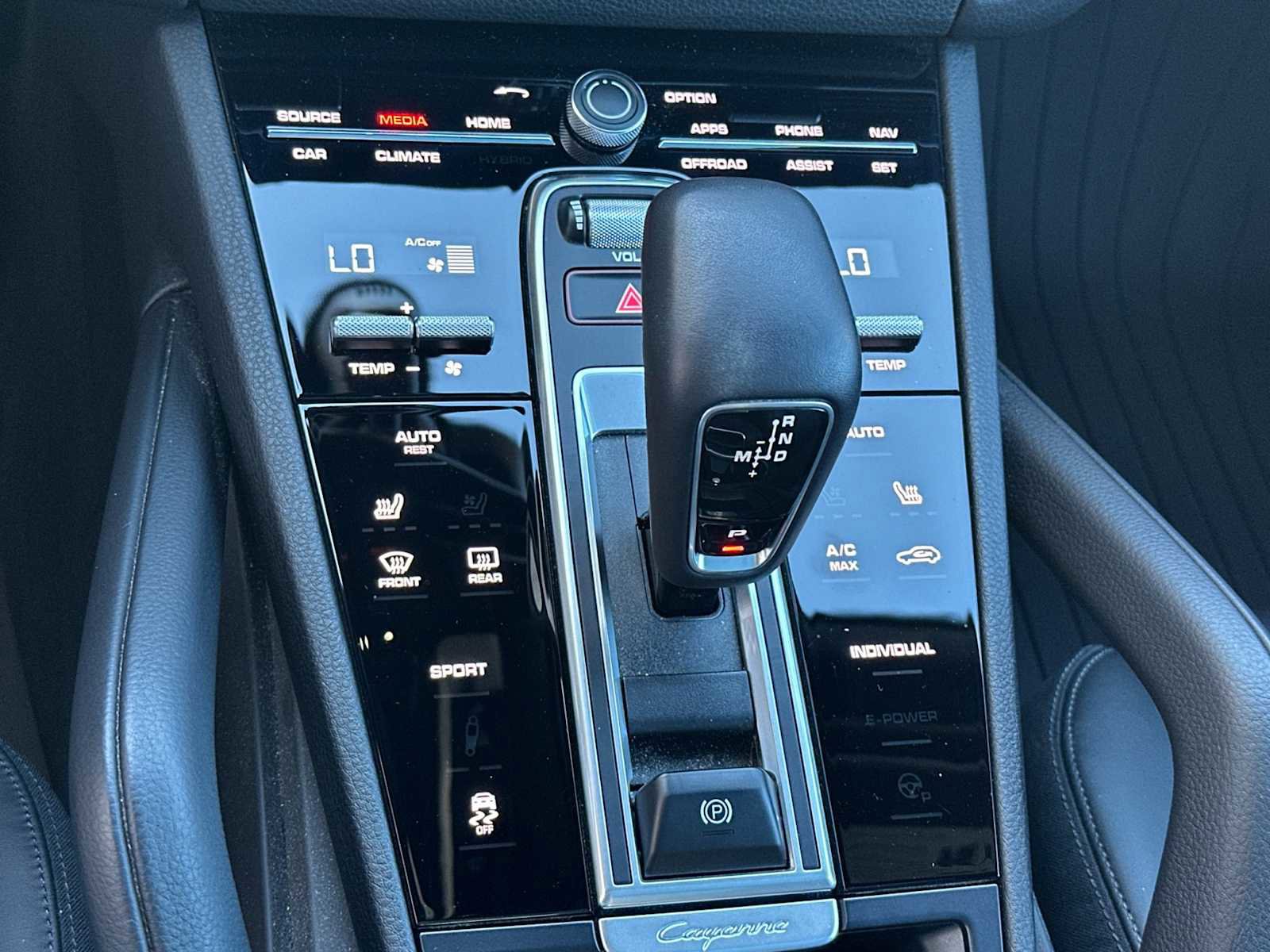 Certified 2019 Porsche Cayenne image 22