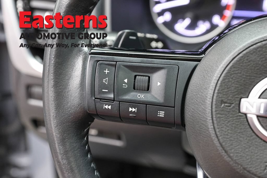 Used 2023 Nissan Rogue SL AWD/4WD image 16