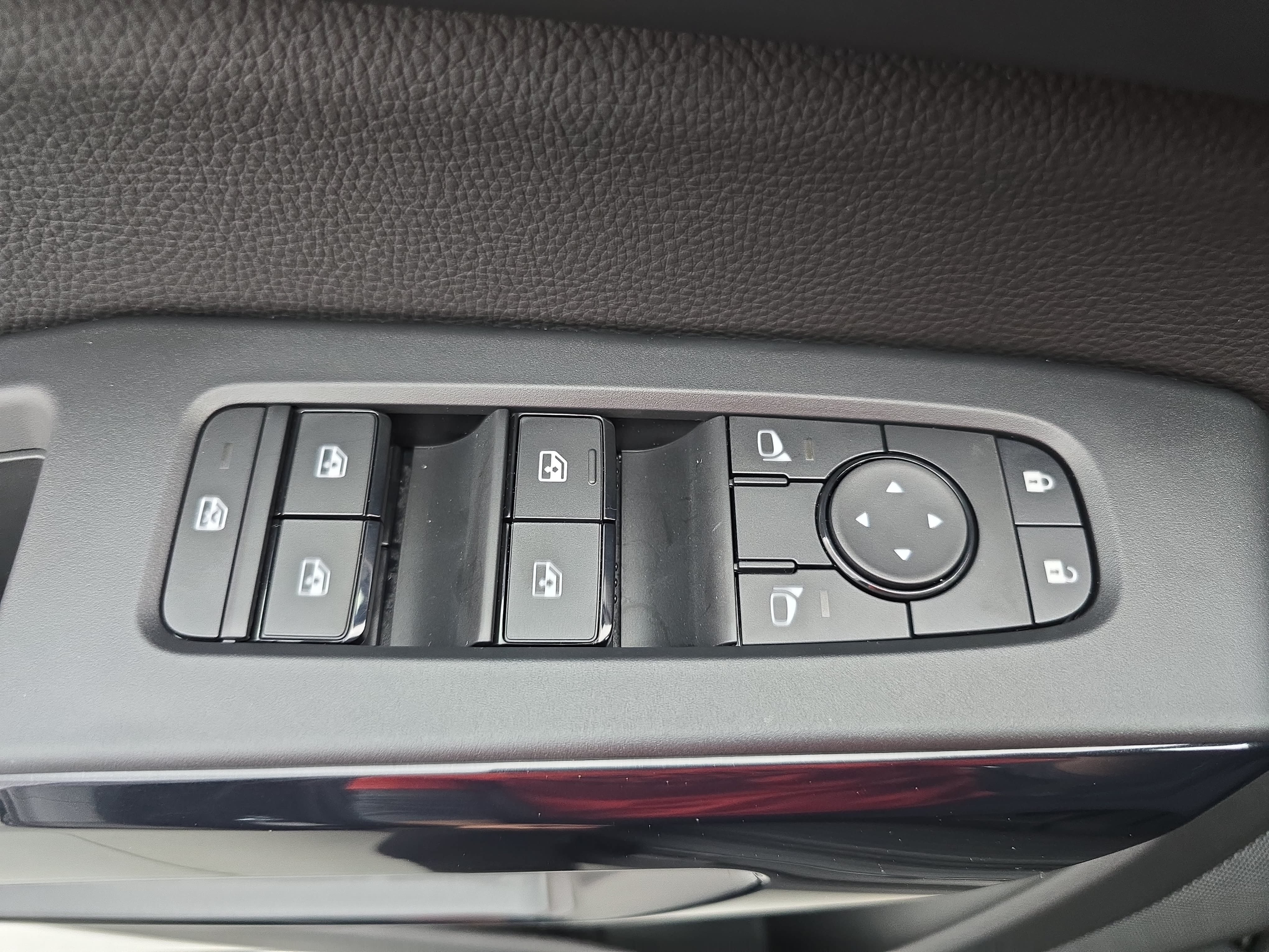 New 2026 Nissan Pathfinder SV AWD/4WD image 29