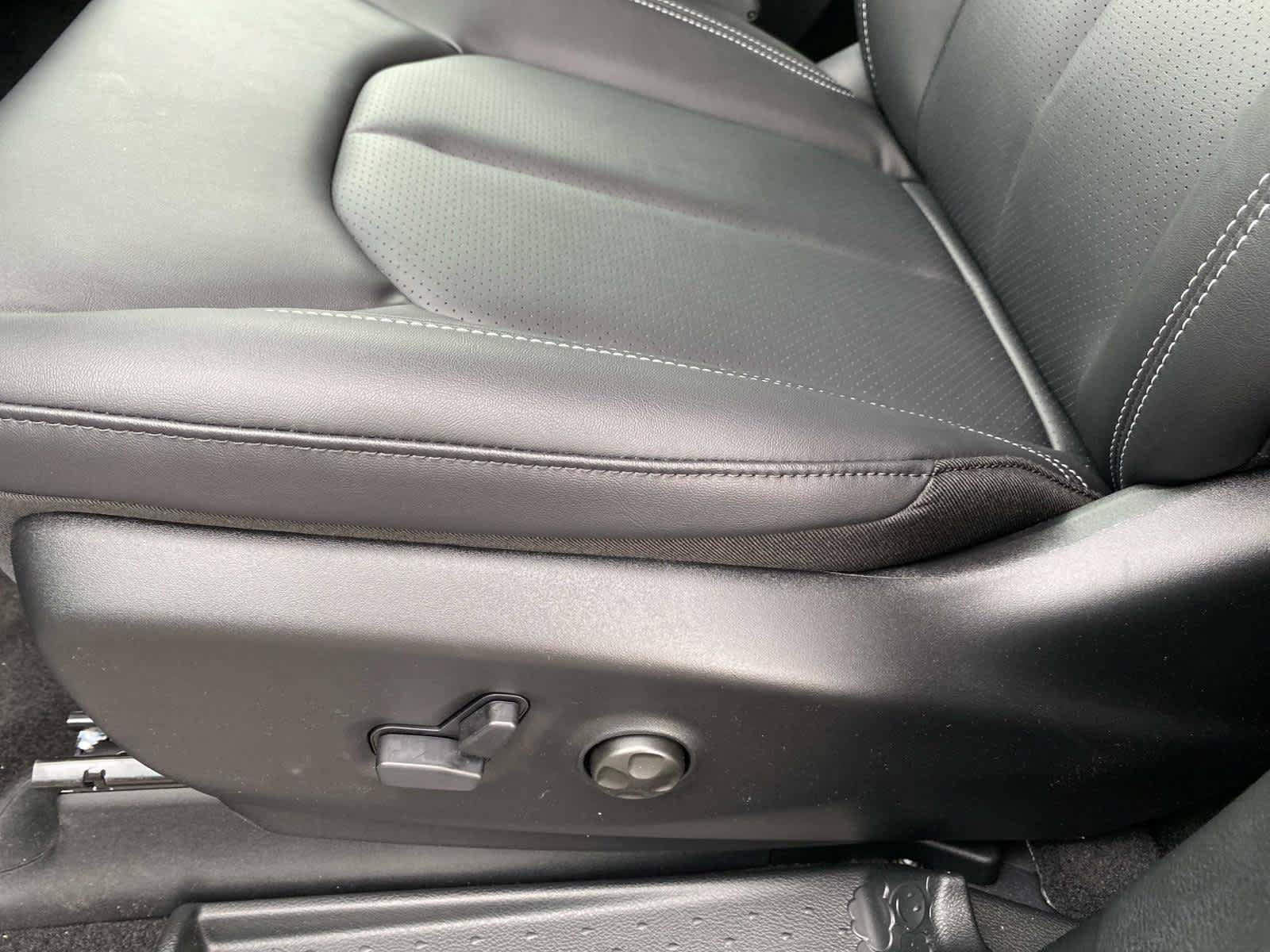 New 2027 Chrysler Pacifica Select AWD/4WD image 9