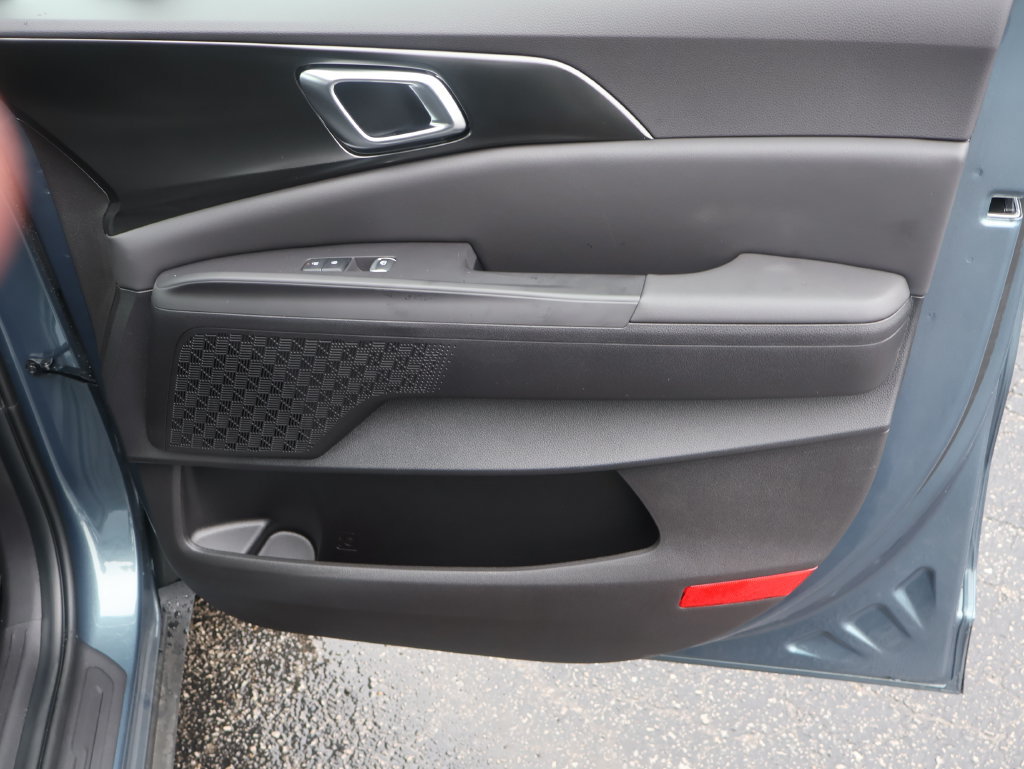 New 2027 Kia Carnival SX w/ Dark Edition Package FWD image 8