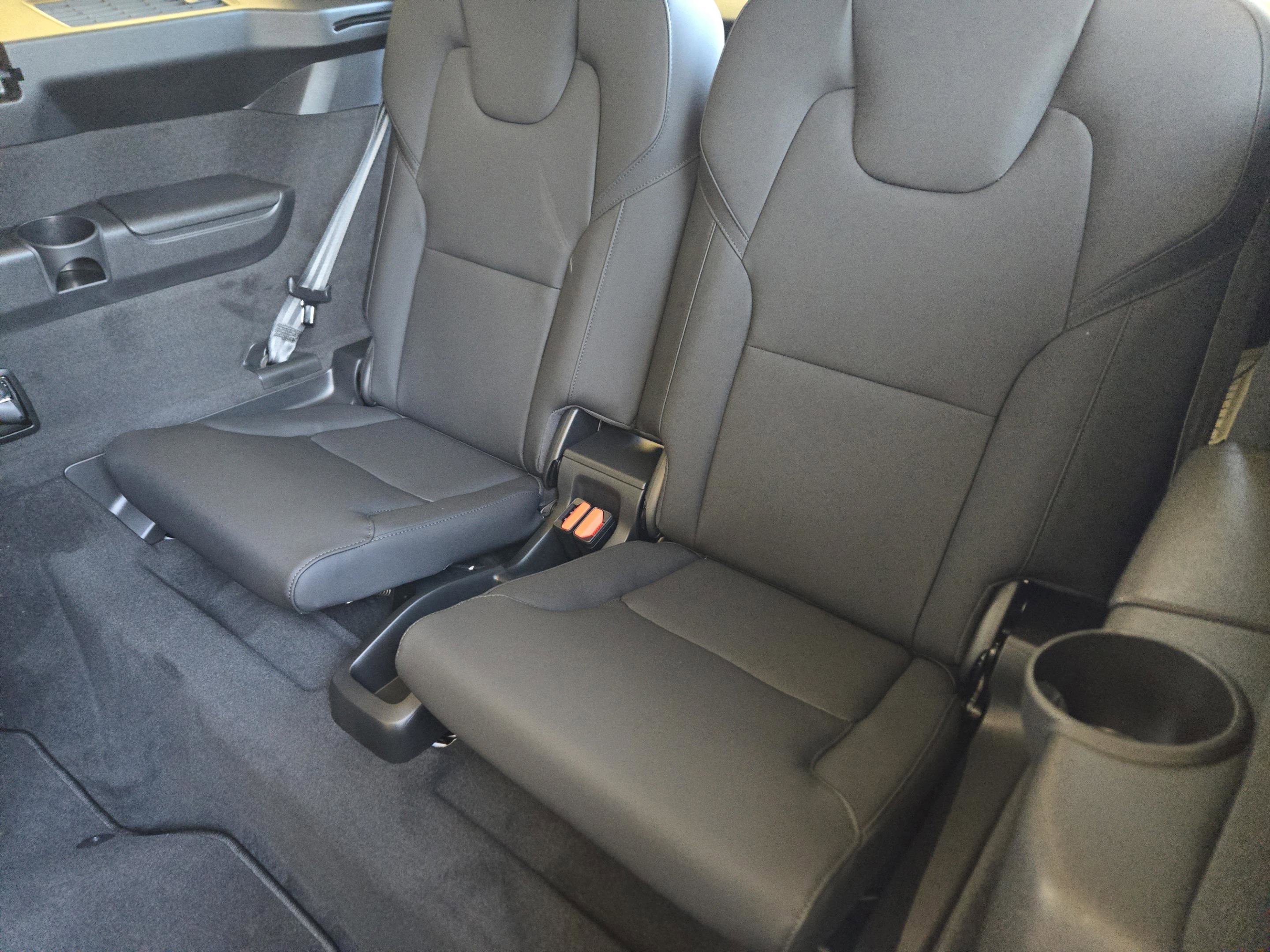 New 2026 Volvo XC90 T8 Plus w/ Protection Package Premier image 27