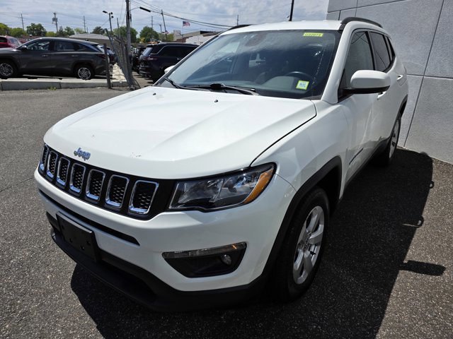 Used 2018 Jeep Compass Latitude w/ Popular Equipment Group AWD/4WD image 2
