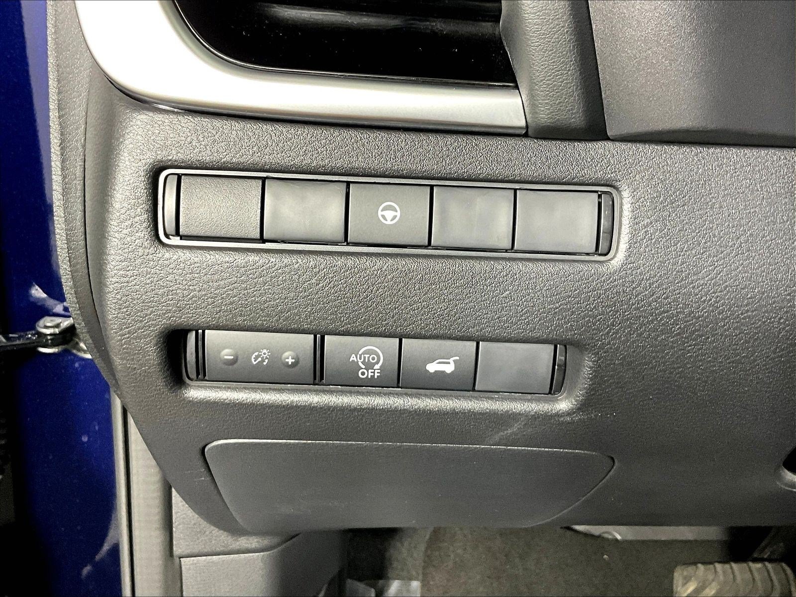 Certified 2025 Nissan Rogue SL AWD/4WD image 36
