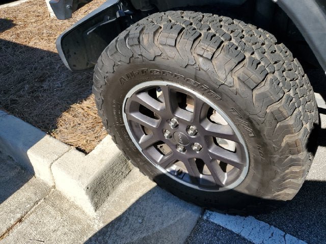 Used 2023 Jeep Gladiator Overland AWD/4WD image 6