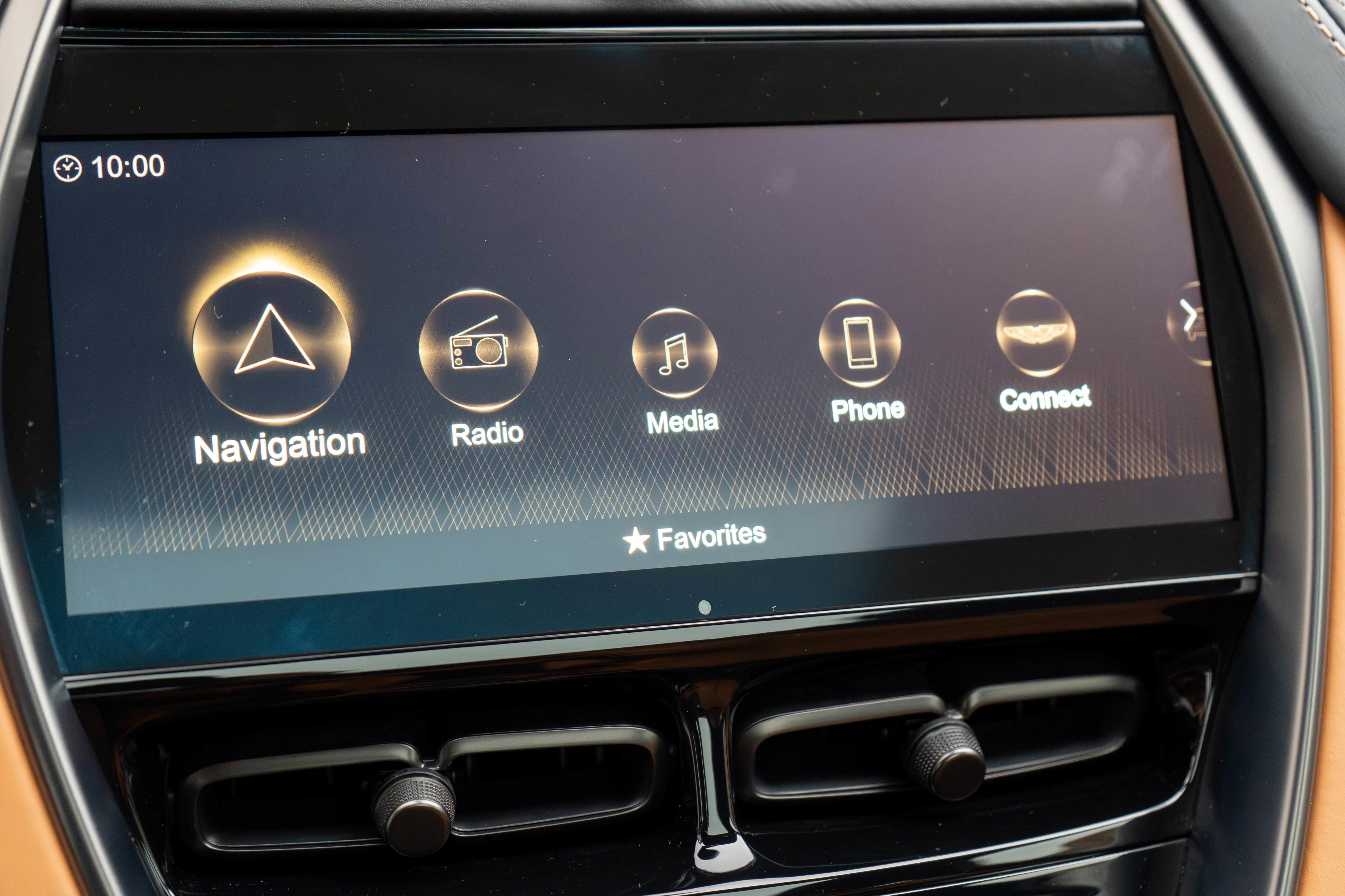 Used 2024 Aston Martin DBX 707 image 22