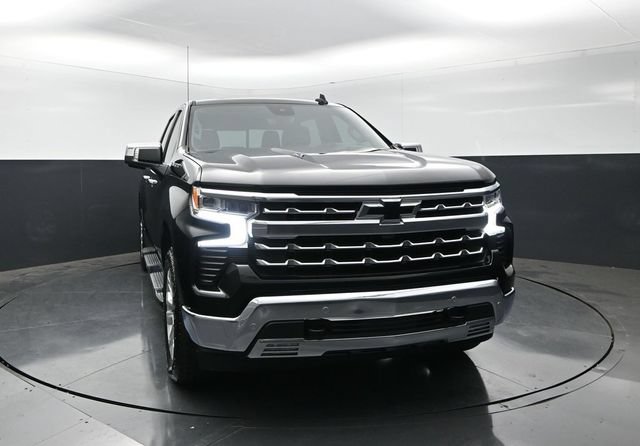 Used 2023 Chevrolet Silverado 1500 LTZ w/ LTZ Premium Package AWD/4WD image 5
