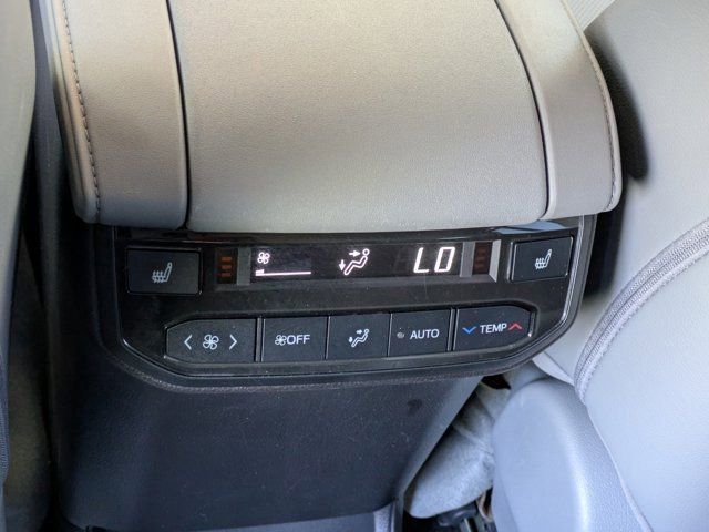 Used 2022 Toyota Highlander Platinum image 22