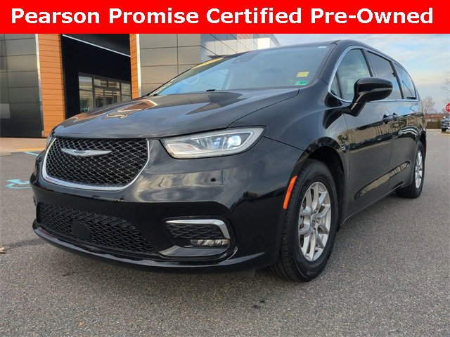 Used 2024 Chrysler Pacifica Touring-L image 8