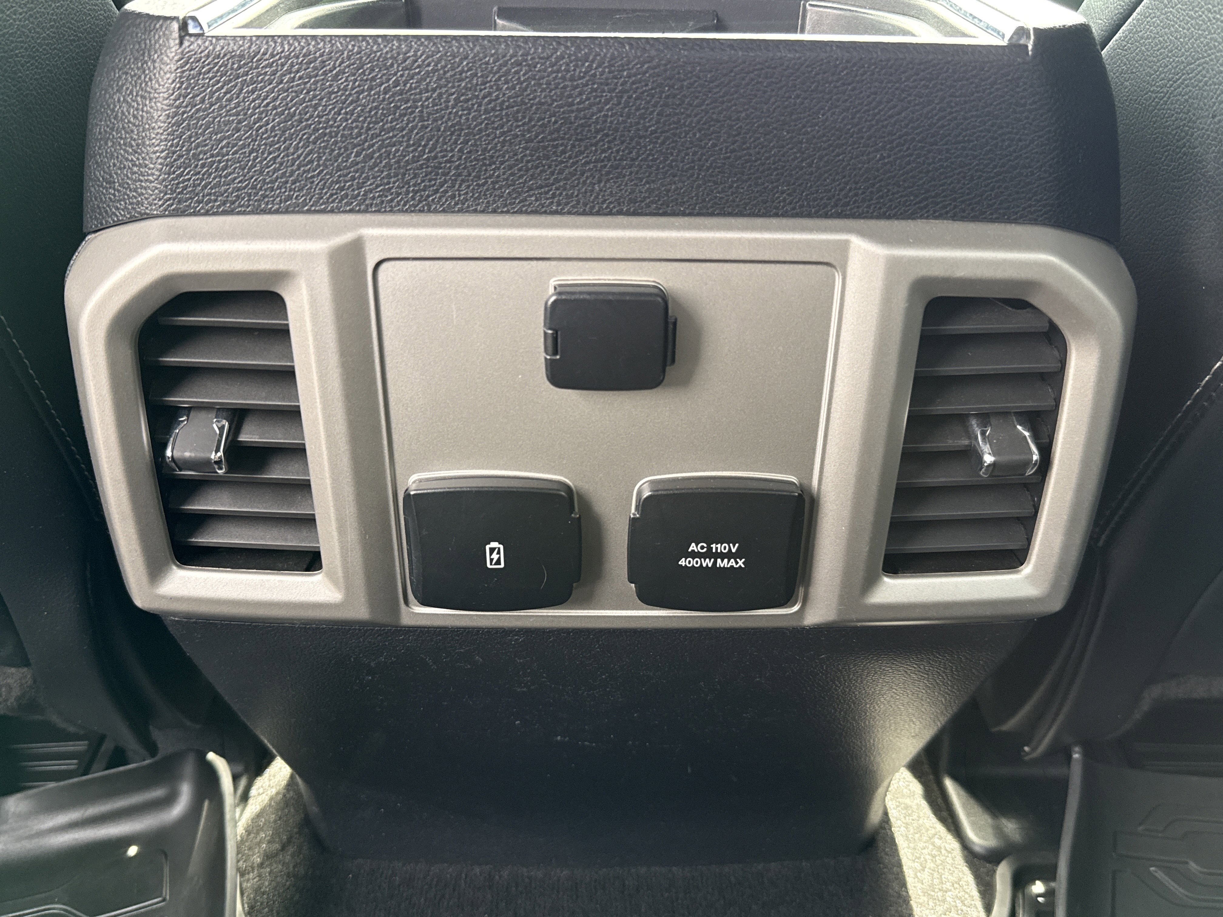 Used 2018 Ford F150 Lariat image 28