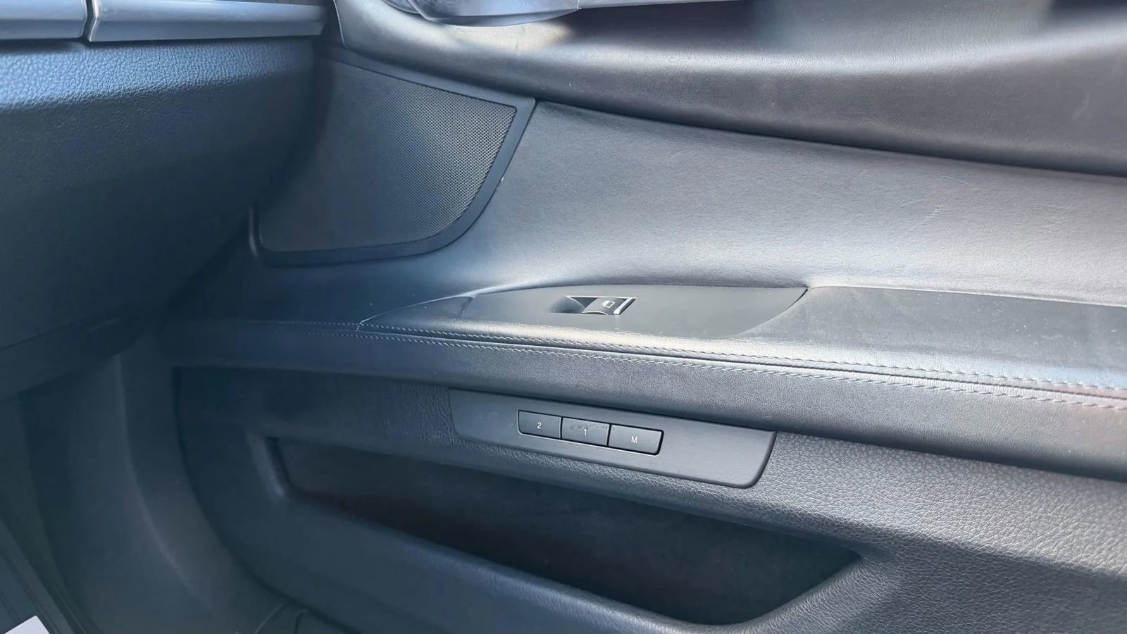 Used 2013 BMW 750i xDrive image 42