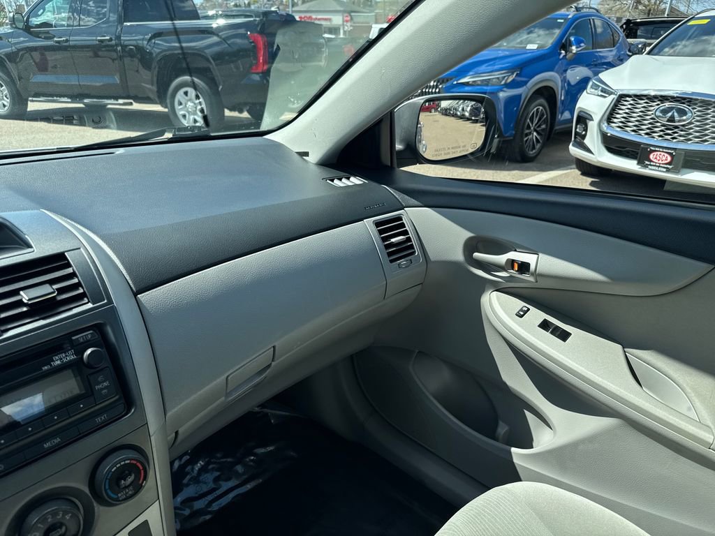 Used 2012 Toyota Corolla LE w/ Premium Pkg FWD image 27