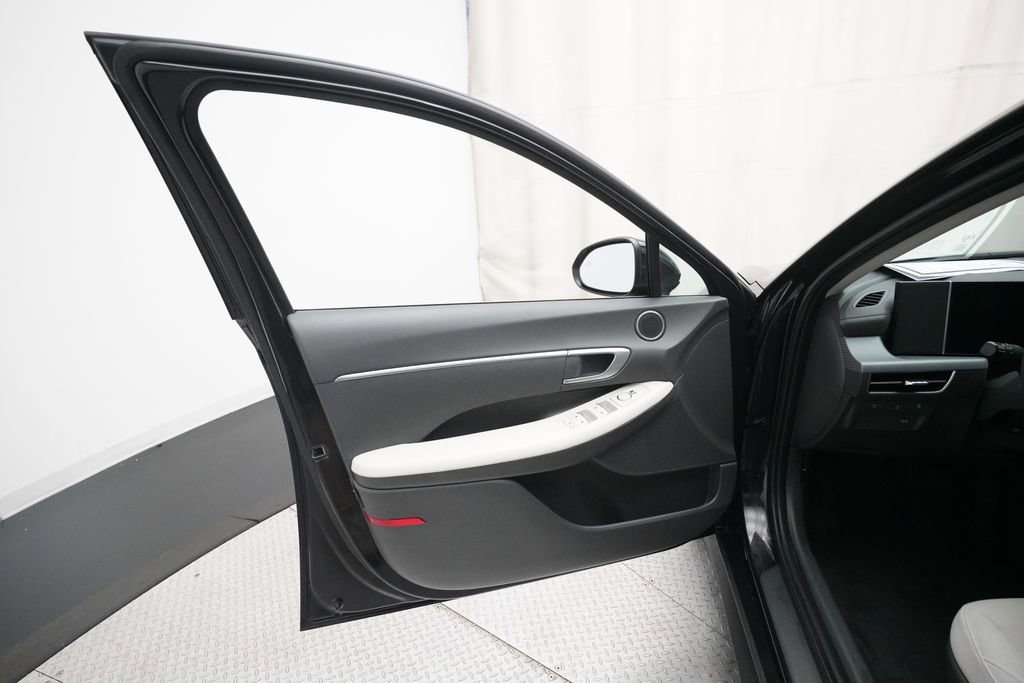 Used 2025 Hyundai Sonata SE image 27