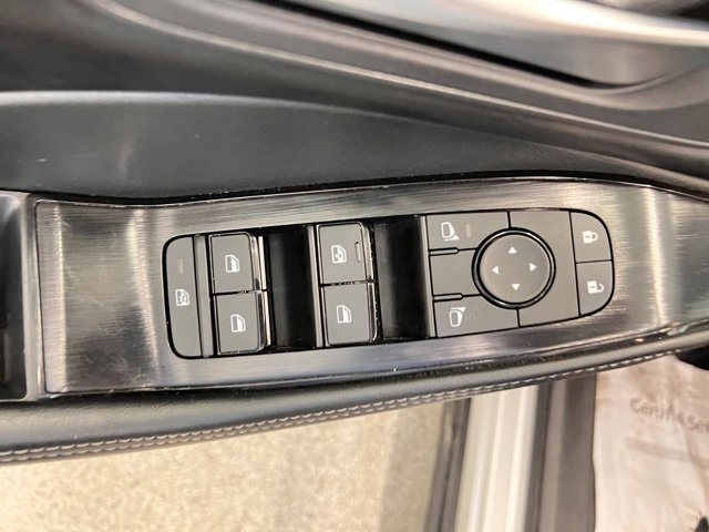 Used 2025 Nissan Rogue SV image 14