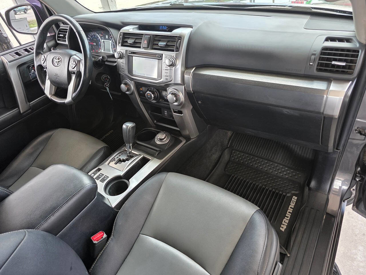 Used 2018 Toyota 4Runner SR5 Premium AWD/4WD image 25