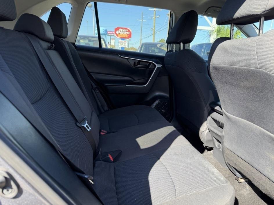 Used 2019 Toyota RAV4 LE image 19