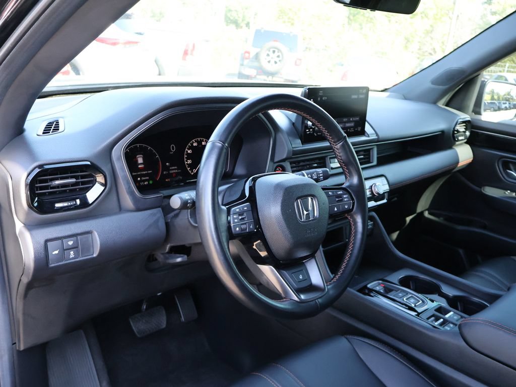Certified 2025 Honda Pilot TrailSport image 18