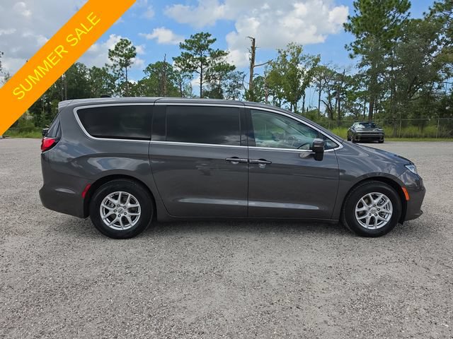 Certified 2023 Chrysler Pacifica Touring-L FWD image 3