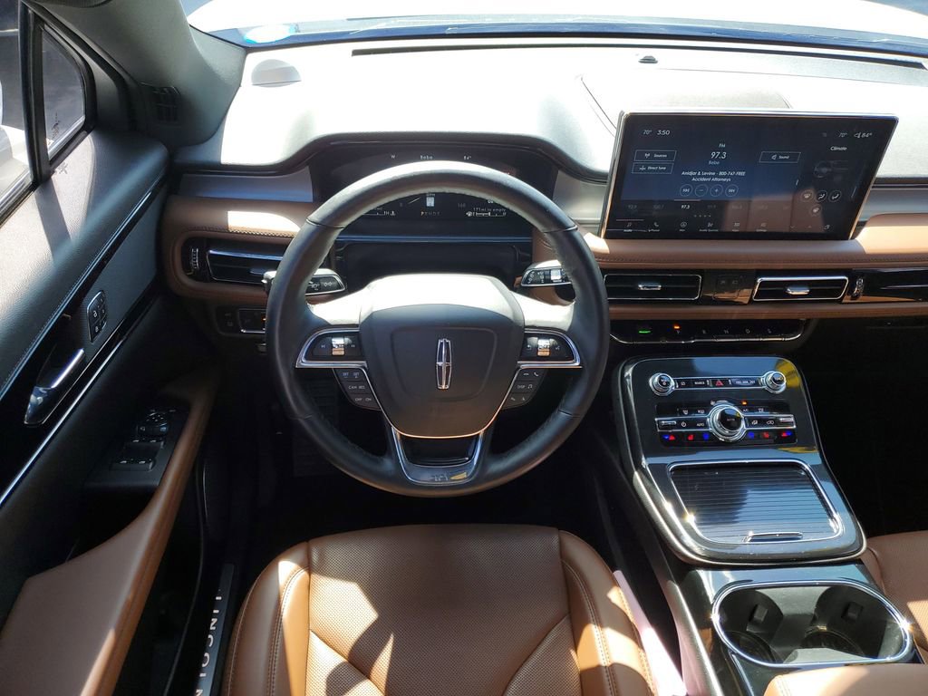Used 2023 Lincoln Nautilus Reserve AWD/4WD image 13