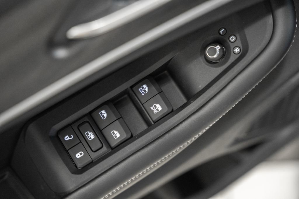 New 2025 Jeep Grand Cherokee L Limited w/ Luxury Tech Group II image 40