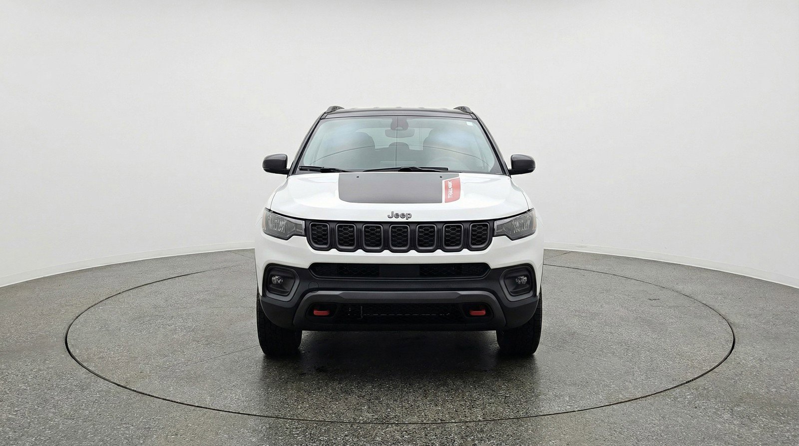 Used 2025 Jeep Compass Trailhawk image 2