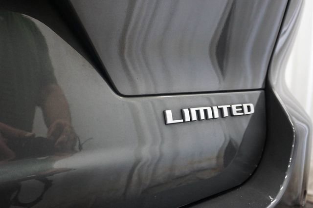 Used 2022 Jeep Grand Cherokee L Limited AWD/4WD image 17