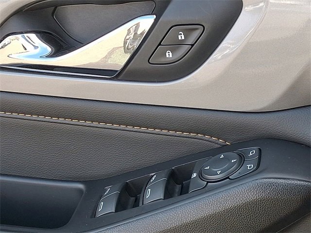 Used 2020 Chevrolet Traverse LT w/ LT Premium Package image 22